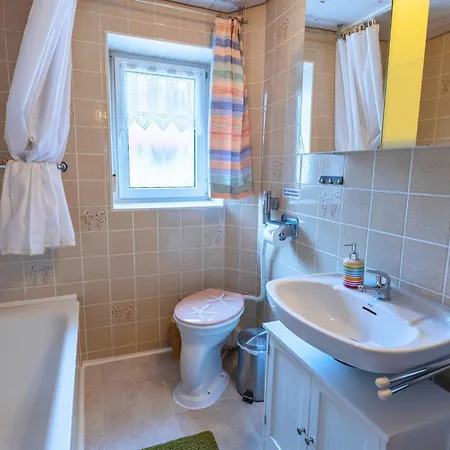 Haus Hindelang - 2 Fewos Mit Zugspitzblick, Inkl Koenigscard, Gratis Parken & Wlan, Self Check-in, 5 Minuten Ins Zentrum *