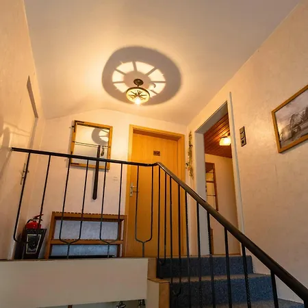 Haus Hindelang - 2 Fewos Mit Zugspitzblick, Inkl Koenigscard, Gratis Parken & Wlan, Self Check-in, 5 Minuten Ins Zentrum * נסלוואנג