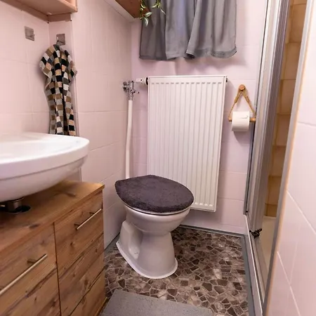 Haus Hindelang - 2 Fewos Mit Zugspitzblick, Inkl Koenigscard, Gratis Parken & Wlan, Self Check-in, 5 Minuten Ins Zentrum