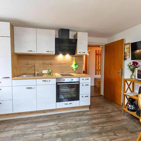 Apartament Haus Hindelang - 2 Fewos Mit Zugspitzblick, Inkl Koenigscard, Gratis Parken & Wlan, Self Check-in, 5 Minuten Ins Zentrum
