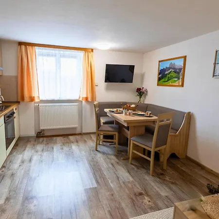 Haus Hindelang - 2 Fewos Mit Zugspitzblick, Inkl Koenigscard, Gratis Parken & Wlan, Self Check-in, 5 Minuten Ins Zentrum Apartament Nesselwang